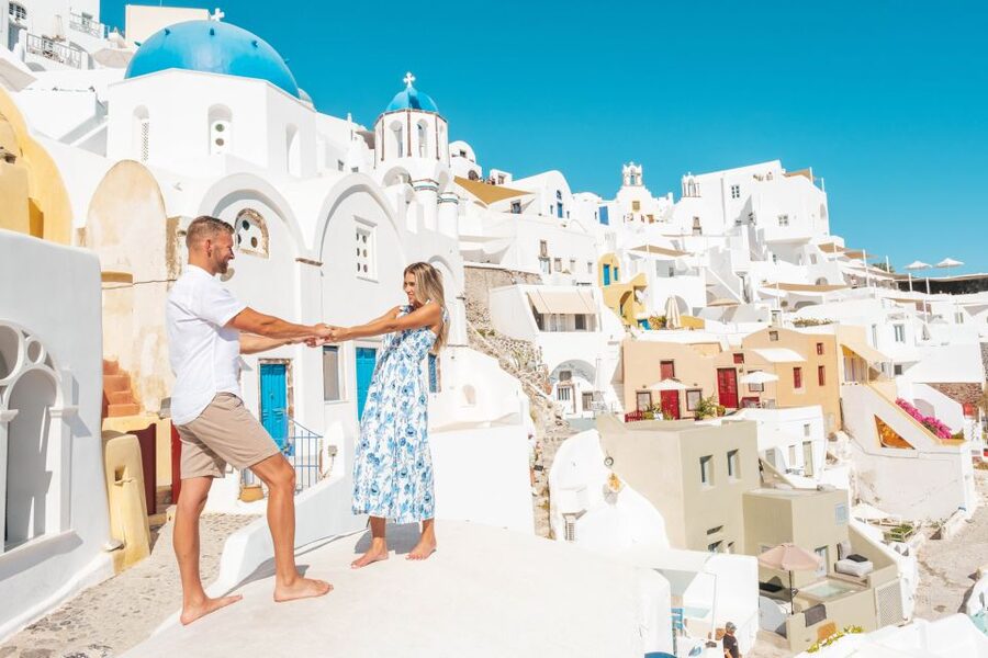 Santorini Private Photoshoot - Hidden photo spots, and why the back paths matter
