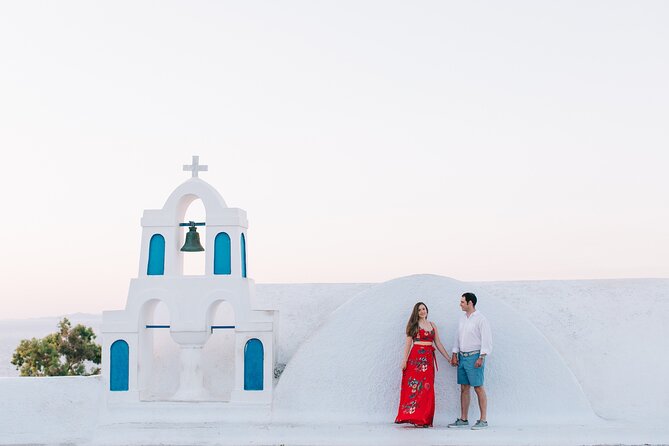 Santorini - Private Photoshoot with a Top Local Photographer - Price and package value for groups up to 6