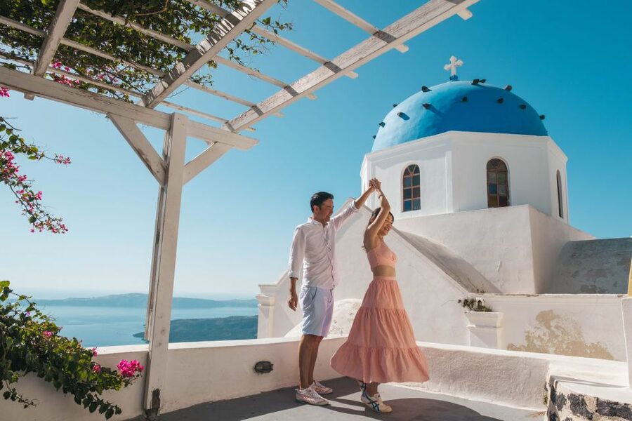 Santorini Private Photoshoot - Timing options: morning vs sunset over the caldera and blue domes