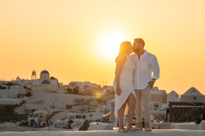 Santorini Private Photoshooting in Oia - The real win: a patient, professional photographer