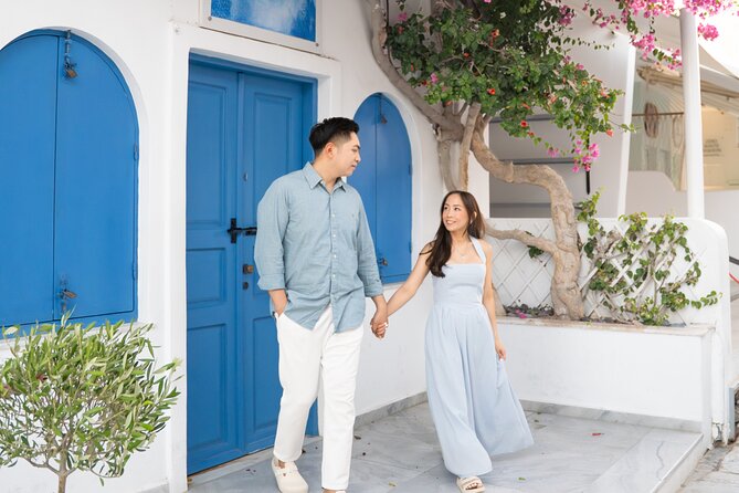 Santorini Private Photoshooting in Oia - Meeting in Oia: the start point you should map in advance