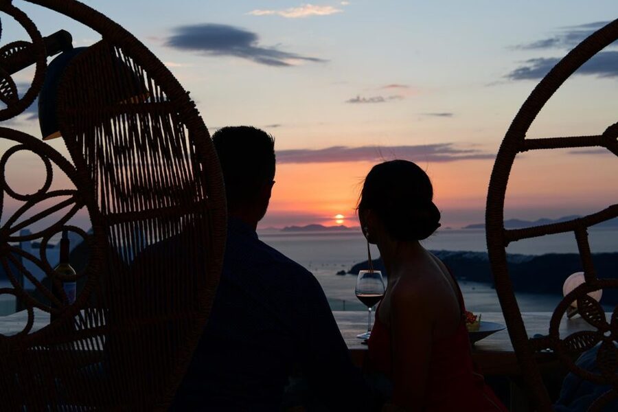Santorini: Private Romantic Sunset Dinner with Caldera View - Key points before you go