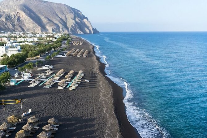 Santorini Private Sightseeing Guided Tour - Finikia and Pyrgos: color and alleyway wandering