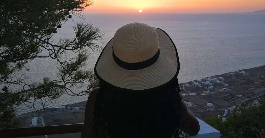 Santorini: Private Sunrise Tour with Breakfast and Oia Visit - Oia at First Light, When It’s Still Human-Scale