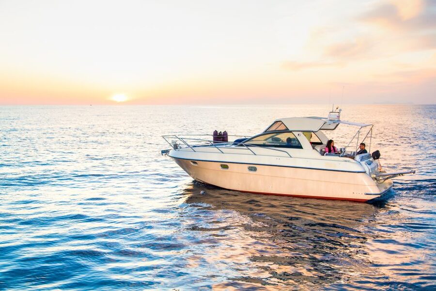 Santorini: Private Sunset Cruise with Barbecue and Drinks - Who this private sunset cruise suits best
