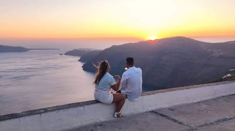 Santorini: Private Sunset Tour with Picnic & Transfer - Key highlights worth planning around