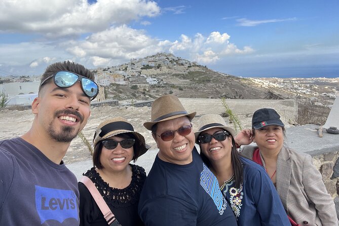 Santorini Private Tour - Oia pedestrian street and Castle time for Blue Domes photos