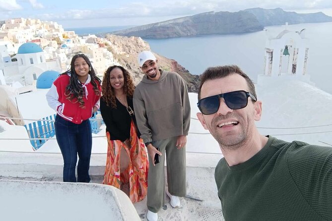 Santorini Private Tour Blue Domes - Red Beach and Akrotiri: Volcanic Color Plus Prehistoric Depth