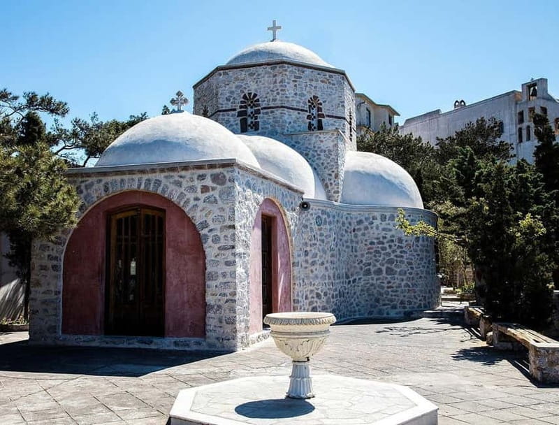 Santorini Private Tour: Must-See Highlights & Hidden-Gems - Perissa black sand beach reset, with a real walking break
