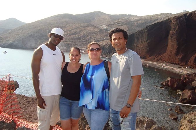 Santorini Private Tour Popular Destinations - Guide Experience: The Difference Between Sitting and Understanding