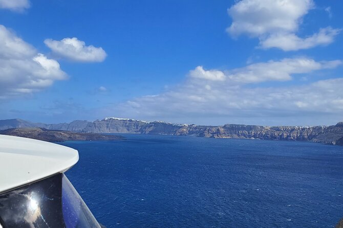 Santorini: Private Transfer from Airport/Port - Private Transfer in Santorini: The easiest start to island time