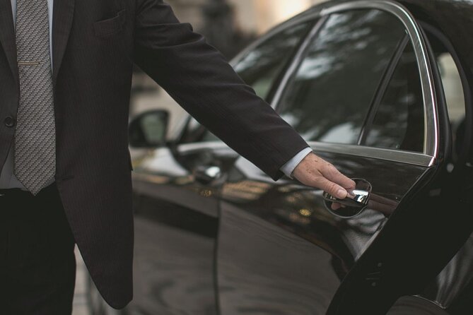 Santorini Private Transfer Service From or To Airport - Meet Your Driver at Santorini Airport Without the Guesswork