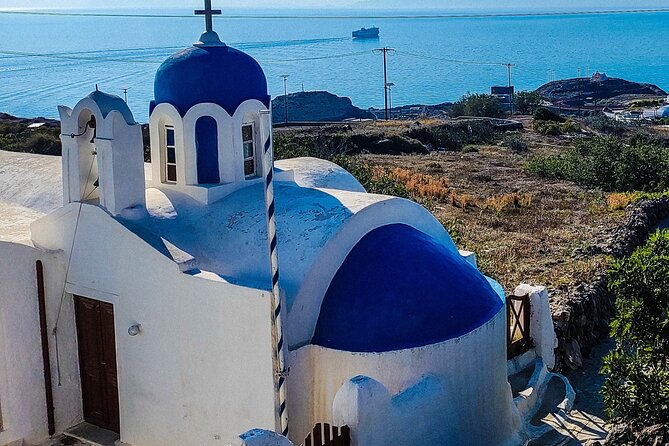 Santorini Private Transfers: 24/7 We are at your service - Meet your driver: the name sign, English comfort, and real follow-through