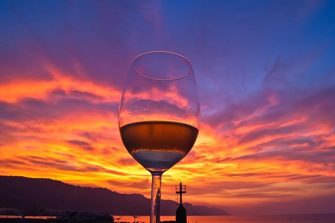 Santorini Private Wine Tour & Sunset in Oia - Key highlights at a glance