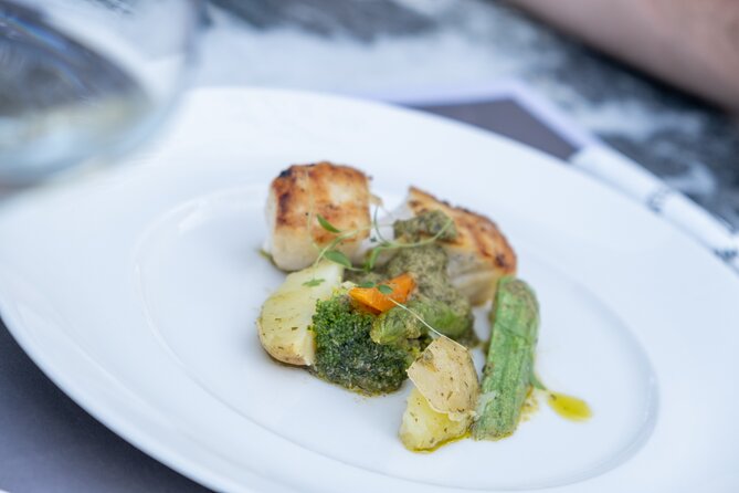 Santorini Private Wine Tour with Dinner & Oia Sunset - Greek Lunch, Good Timing, and Not Rushing Food
