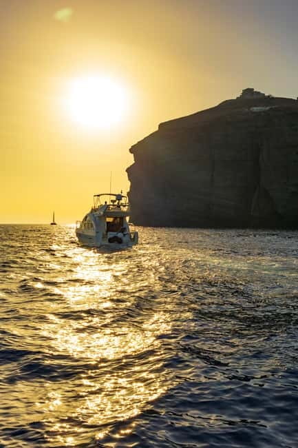 Santorini: Private Yacht Experience of Timeless Elegance - Private Azimut 42 flybridge, with transfers that reduce stress