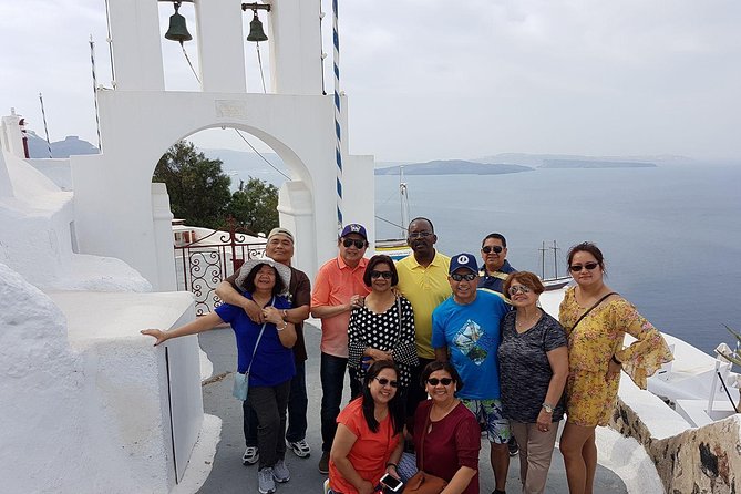 Santorini Round Tour - Oia in one hour: seeing the north side without burning your day