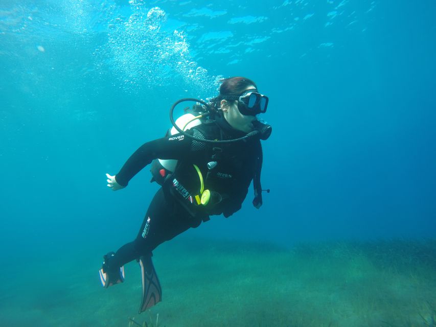 Santorini: Scuba Diving Experience in Caldera for Beginners - Gear, Wetsuit, and the Stuff You Do Not Need to Worry About