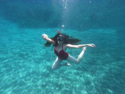 Sea Caves Kayak Trip with Snorkeling and Picnic