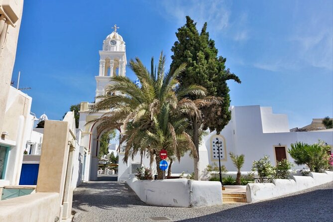 Santorini Shore Excursion in Style- by the Katsipis Family - Fira: Caldera Edge Views and Museum Options in One Stop