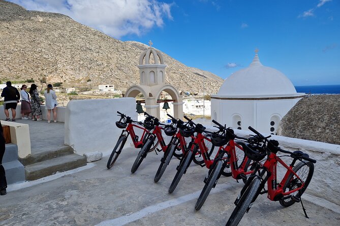 Santorini Small Group Guided E-bike Tour & Local Tomato Museum - The 3.5-hour timing and group feel (small, guided, not rushed)