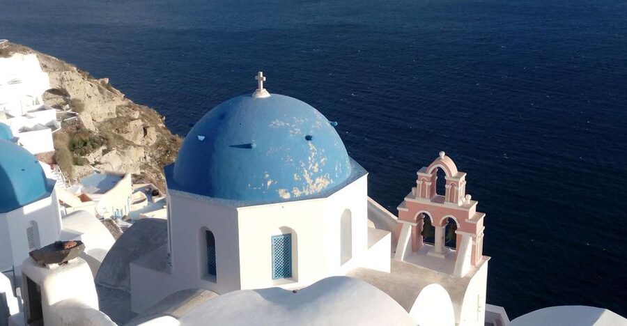 Santorini: Small-Group Highlights Tour of Venetian Castles - Oia village, cave houses and chapels, plus sunset inside the castle