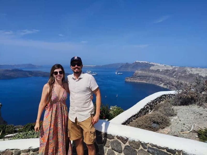 Santorini: Small Group Tour of 3 Local Wineries - Food and wine pairing: Greek meze-style comfort