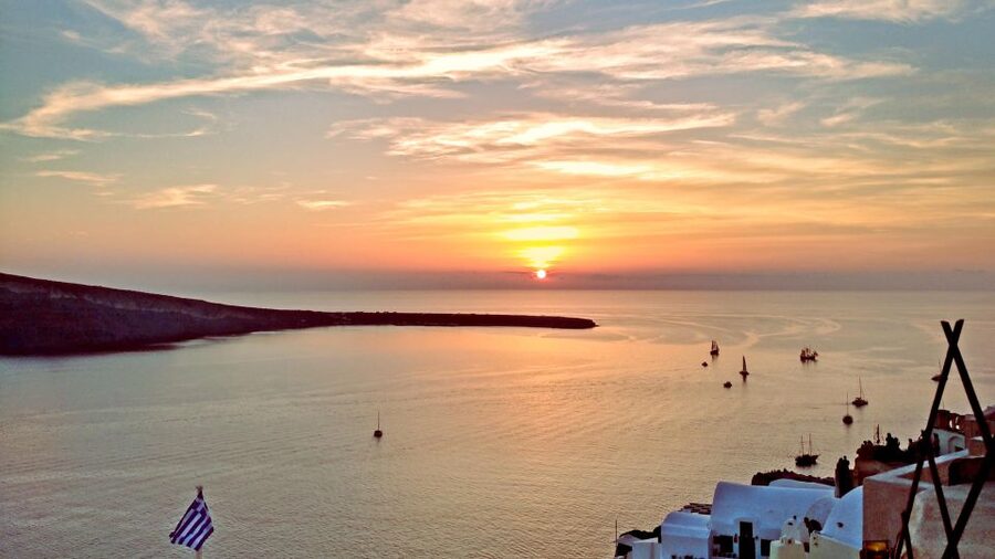 Santorini Sunset Chasing Adventure: Half-Day Private Tour - Booking this sunset chase: should you go?