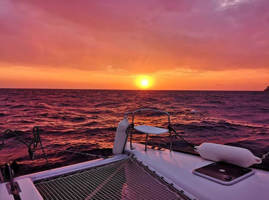 Santorini: Sunset Cruise with Greek Dinner and Transfer - On-board Greek dinner and the drinks that keep flowing