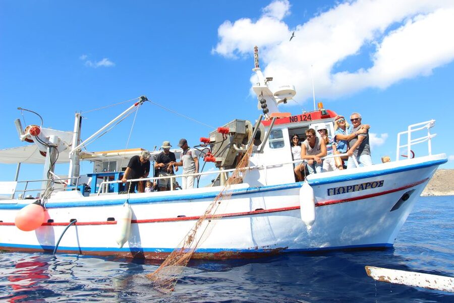 Santorini Sunset Fishing Trip with Dinner and Drinks - Volcanic Views Plus Traditional Music, Real-Time Food