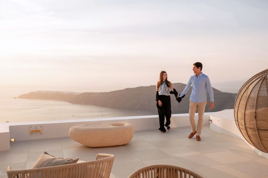 Santorini: Sunset Photo Shoot with a Personal Photographer - What you get after the sunset: professionally edited digital photos