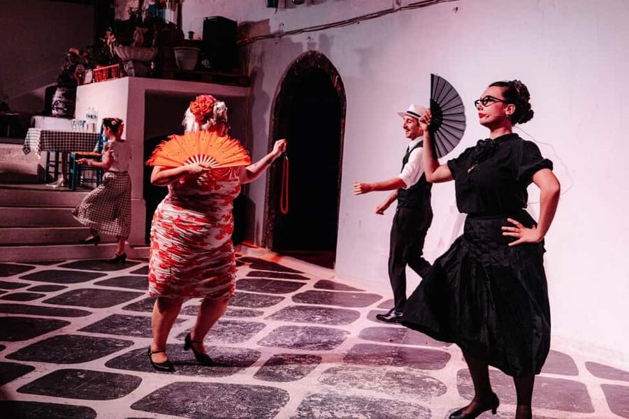 Santorini: The Greek Wedding Show - Wine and meze: the included food plan that keeps you from getting hungry