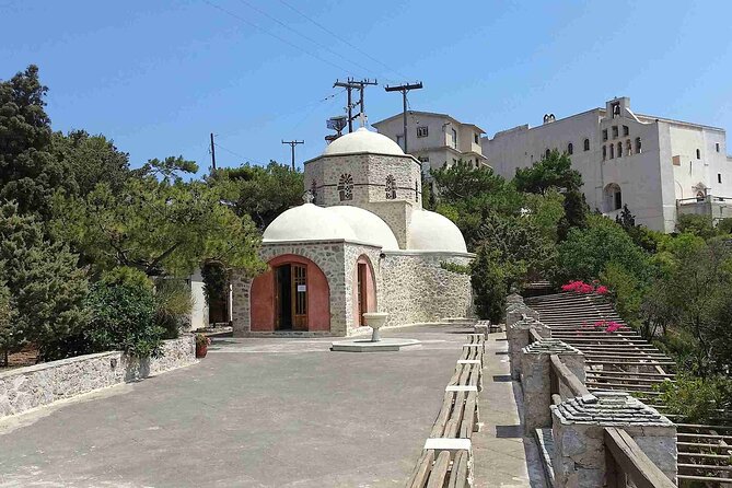 Santorini: The Perfect 6-Hour Highlight Island Tour! - Oia for 90 Minutes: White Streets, Boutiques, and Viewpoints