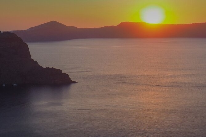 Santorini & Thirassia: Two-Day Island Experience - Oia: The Town Built for Sunsets