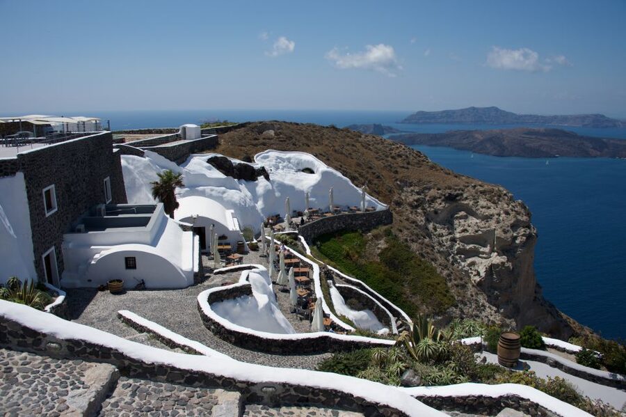 Santorini: Three Wineries and One Brewery Tour with Tastings - Cheese Pairings and Food That Actually Helps