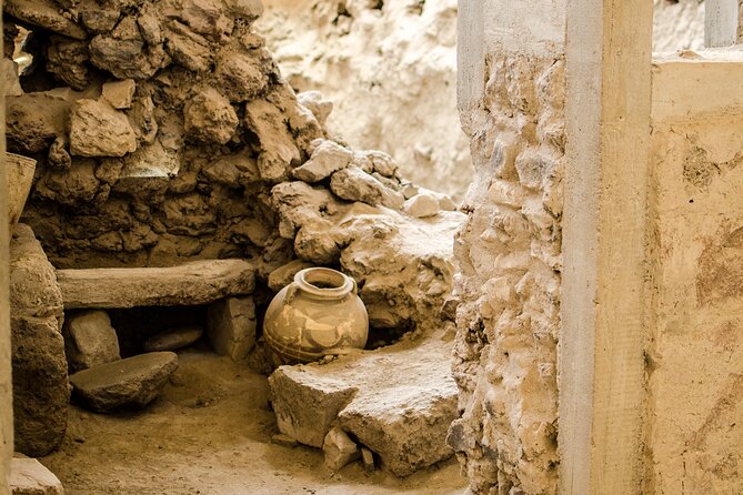Santorini: Ticket for Akrotiri Archaeological Site - Audio guides, signage, and how to avoid frustration on the pathways