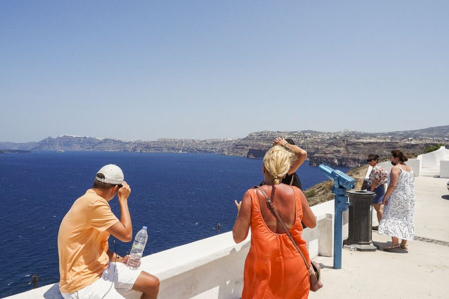 Santorini: Top Sights Day Trip, Wine Tasting, & Oia Sunset - The 3-wine tasting: local grapes and pruning know-how