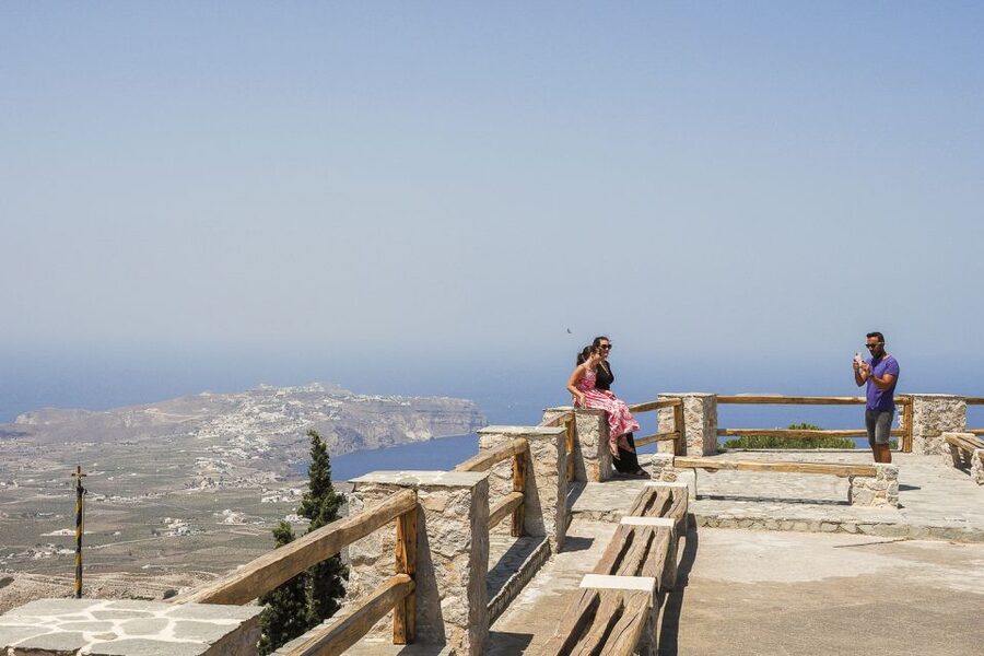 Santorini: Top Sights Day Trip, Wine Tasting, & Oia Sunset - Oia at sunset: blue-domed churches and photo strategy