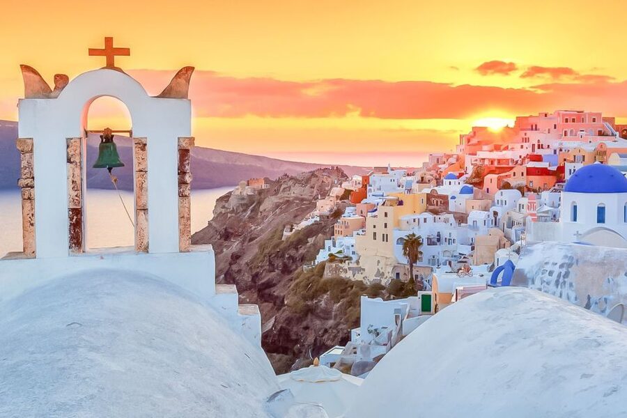 Santorini: Traditional Sightseeing Bus Tour with Oia Sunset - Akrotiri excavation, the prehistoric Pompeii moment