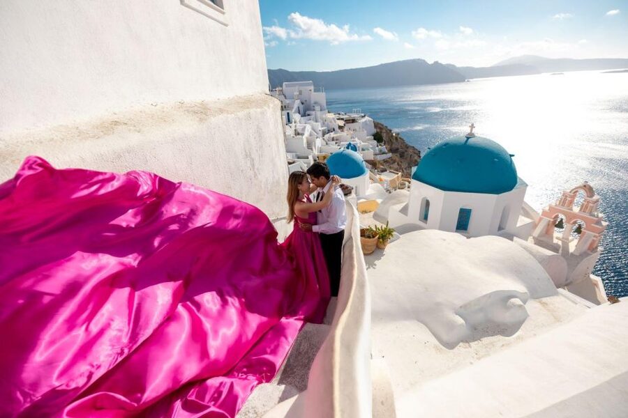 Santorini: Unique Flying Dress Photoshoot Experience - Key highlights at a glance