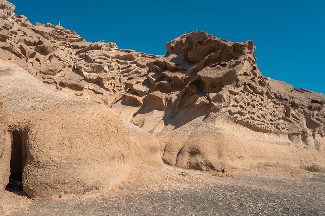 Santorini Unlocked: Private Tour with Local Guide & Driver - Oia: one hour of caldera views and whitewashed streets