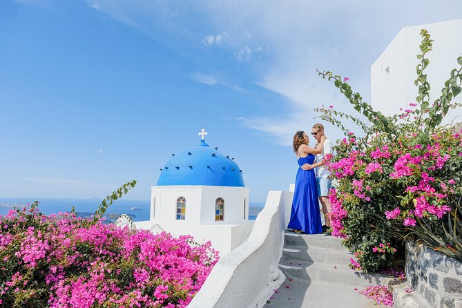 Santorini Vacation Photoshoot - Posing help that keeps you comfortable
