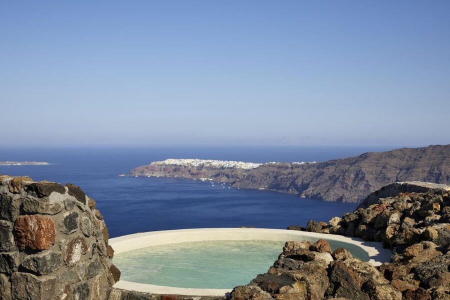 Santorini: Volcanic Hot-Tub Experience with Caldera Views - Sunset Versus Daytime: Timing and Price Reality Check
