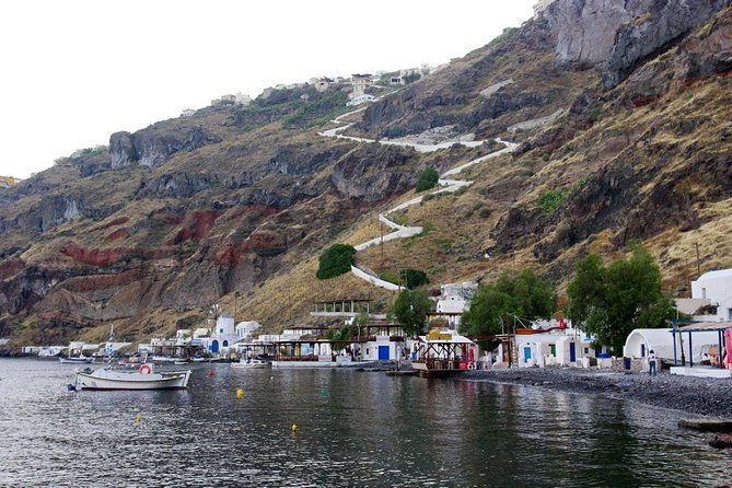 Santorini Volcanic Islands Cruise: Volcano,Hot Springs,Thirassia and Oia Sunset - Stop 2: Nea Kameni Lava Islet and Crater Views (About 1.5 Hours)