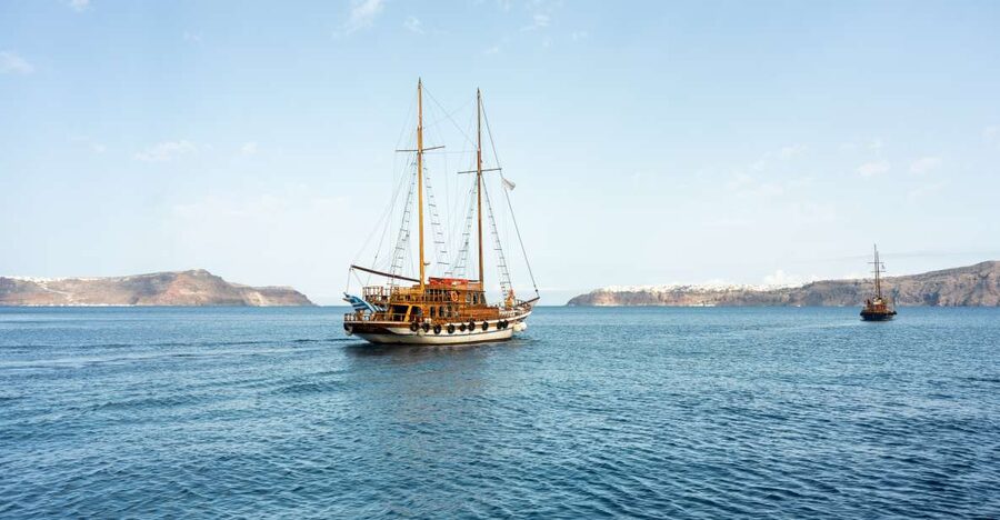 Santorini: Volcanic Islands Cruise with Hot Springs Visit - Sailing the caldera back: views you notice because you’re moving