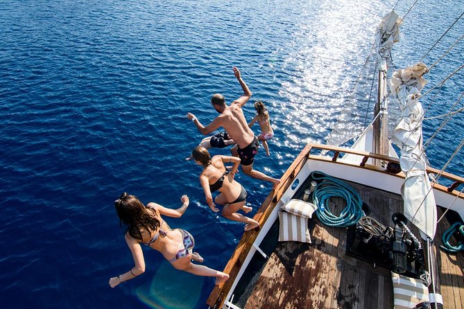 Santorini Volcanic Sunset Cruise - Price and value: what $64 buys you in the real world