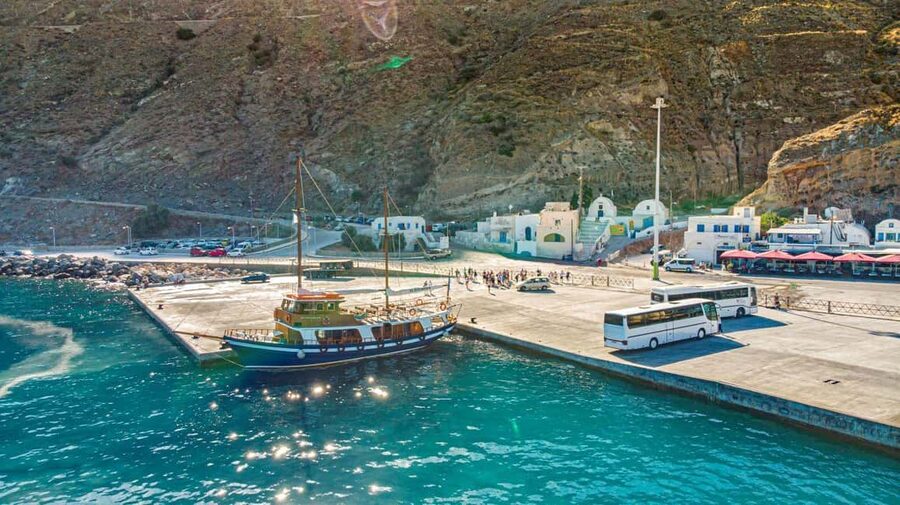 Santorini Volcano, Hot Springs Adventure - Timing, crowds, and onboard comfort: the tradeoffs to expect