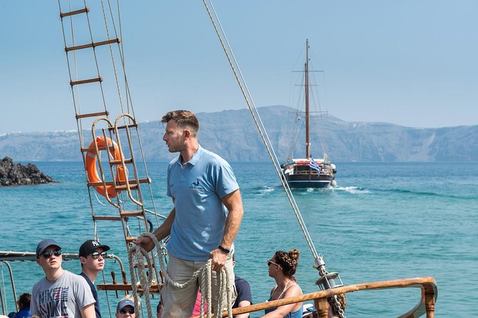 Santorini Volcano Tour with Oia Sunset - Nea Kameni volcano: the first jetty stop and what to focus on
