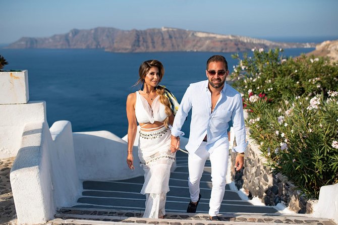 Santorini Walking Tour with a Personal Photographer - How the photos are delivered, edited, and what you really get
