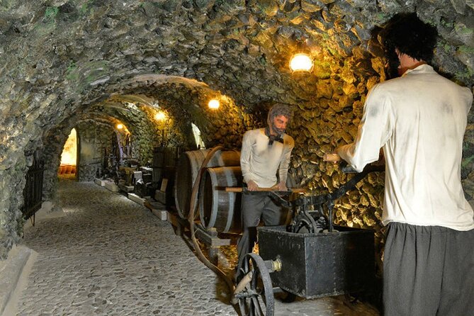 Santorini Wine Experience: 3 Wineries, 12 Tastings & Sunset view - Stop 2: Estate Argyros, volcanic vines and a clear 4-wine tasting